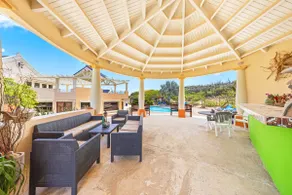 Luxury 6BR Nature's dream Villa by Bocobay - Image 3