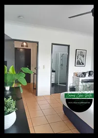 Cairns Chic Suite Apartment A - Image 5