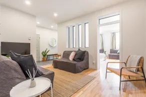 Stylish Flat • Parking on Request • 10 Min DT - Image 4