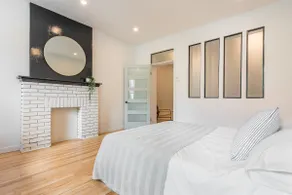 Stylish Flat • Parking on Request • 10 Min DT - Image 2