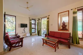 Pet-Friendly Spacious Villa Steps From The Beach - Image 2