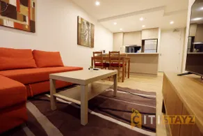 Ruby Red, 1Bd 1Bth Apt - Woden - Image 2