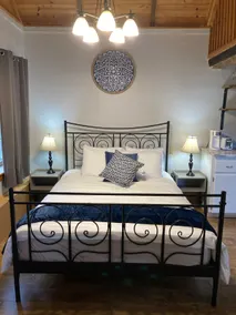A Country Home Inn the City - Cottage - Image 1