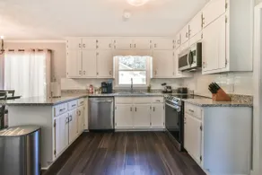 Spacious Home with 3 King Beds, Arcades & 86” TV - Image 3