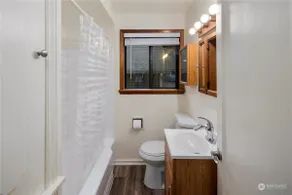 Modern 2 Bedrooms in Northgate, Close to Downtown - Image 5