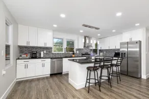 Newly Renovated Charmer! - Image 3