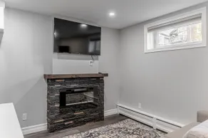 Downtown 1BR, 1Bath BSMT Suite - Image 5