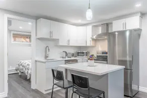 Downtown 1BR, 1Bath BSMT Suite - Image 4