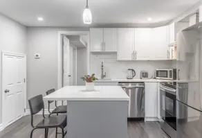 Downtown 1BR, 1Bath BSMT Suite - Image 3