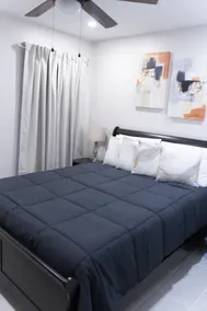 Apt 3- Beautiful Upstairs Two Bed RM - Image 5