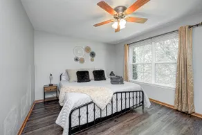 Spacious 4 bedroom*King bed* - Image 3