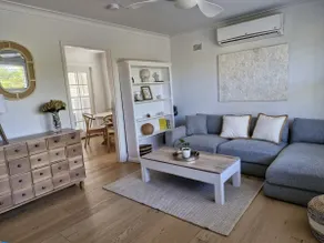 Caves Bungalow Coastal Beach Getaway - Image 4