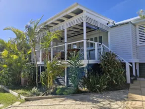 Caves Bungalow Coastal Beach Getaway - Image 2