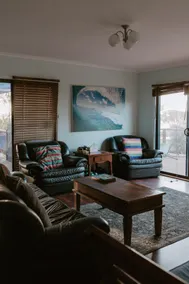 Coastal-View | Penneshaw Bush Retreat | 3BR - Image 2