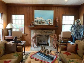 LOCaTION! DoWNTOWN CAmPUS! Historic Tudor! - Image 2
