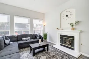 Cozy Single Story Retreat Near Sac Downtown - Image 2