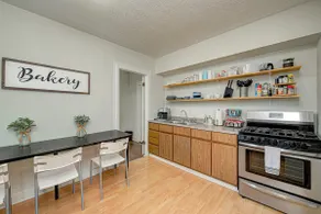 Quaint 2 Bedroom*Sleeps 5 - Image 2