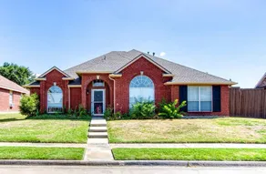Big Backyard w/pool, Centrally Located - Image 2