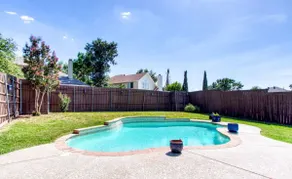 Big Backyard w/pool, Centrally Located - Image 3