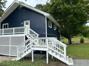 Home in Littleton, NC Family House on the Lake - Image 2