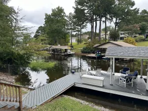 Home in Littleton, NC Family House on the Lake - Image 3