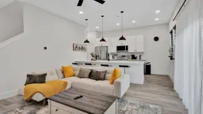 Perfect Dallas Oasis l Pet Friendly l Big Backyard - Image 4