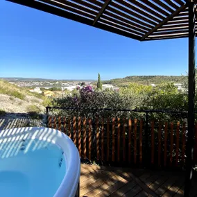 Cottage: The cliff, panoramic view & jacuzzi - Image 4