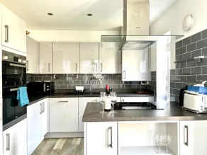 New Spacious Cambridge Townhouse 3bed-3bath - Image 5