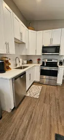 Brighton 2BR | Quiet Area, Workspace & Parking - Image 5