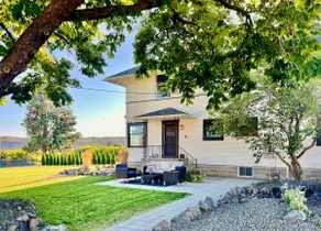 1910 Farmhouse in scenic Naches/Yakima - Image 2
