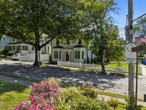 Stunning, New, 2BR Close Boston - Image 5