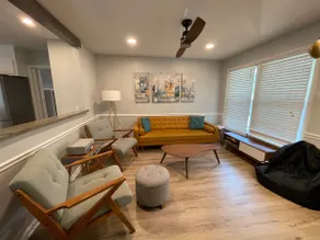 Huckleberry Flynn: Spacious + Comfy + Arcade Room! - Image 3