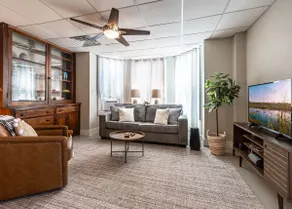 Great Spot in the Heart of Town Close to Beach - Image 5