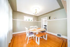 Charming 3BR Upper-Level Home Near UBC | Parking - Image 4
