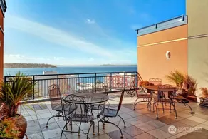 Seattle Prime Belltown Penthouse- Parking/Pool/Gym - Image 2