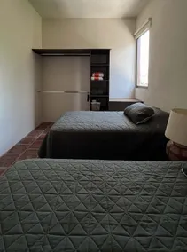 Lakefront apartment - Image 5