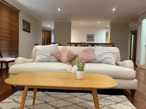 5-Star Lakeview Stay@ Yarralumla - Image 5