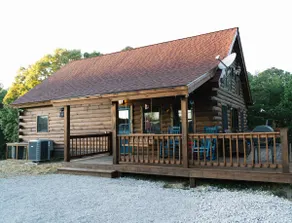 The Lazy Rooster Log Lodge in Hocking Hills - Image 2