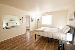 Comfortable 2 bed apt near Downtown lknd #302 - Image 5