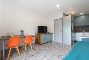 2022 furnished studio with garden and parking! - Image 2