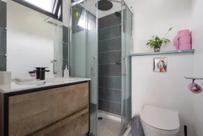 2022 furnished studio with garden and parking! - Image 4