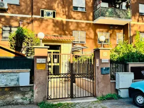 The House in the Parks - Image 4