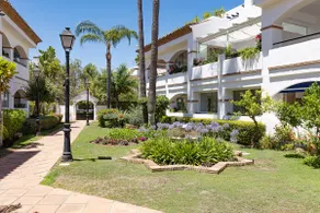 Beach front 3 bedroom apartment in San Pedro - Image 5
