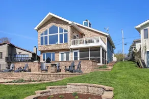 Blue Moon Lake House - Image 3