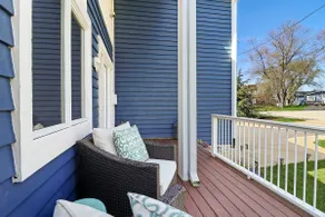 Blue Moon Lake House - Image 5