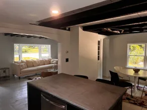 Stylish East End Stay Near Wineries & Farms - Image 4