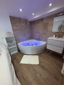Julie's little suite with balneo - Image 3