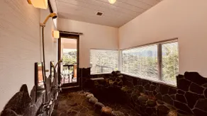 Unlimited use of sauna, jacuzzi, and private lounge - Image 4