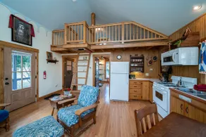 Knox Cottage- Private, Peaceful Lakeside Escape - Image 3