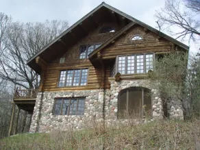 40 Acre Wooded Cottage Retreat - Image 3